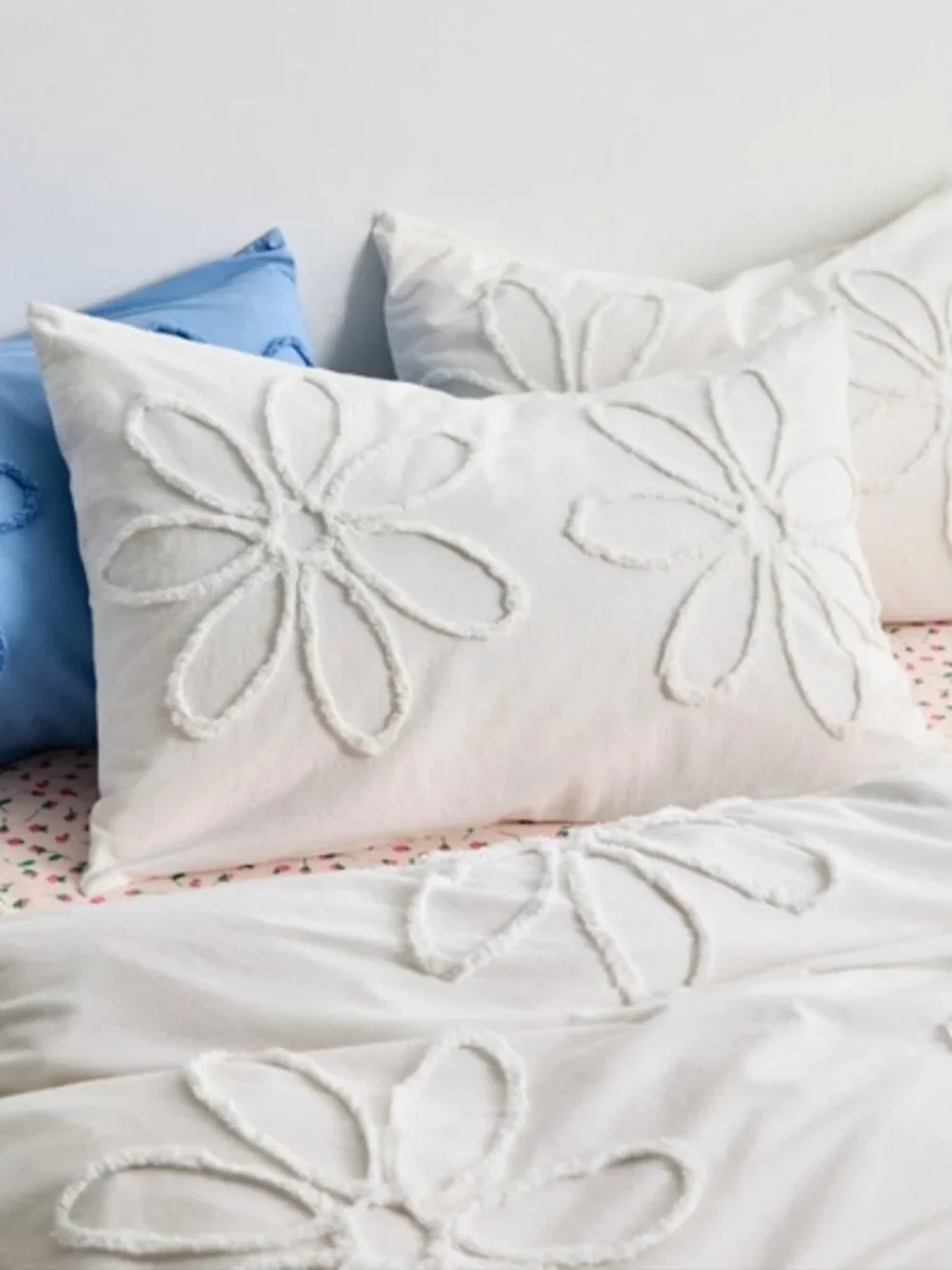 Daisy Tufted Core Flowers 100% Cotton Blue Standard Size Sham Set 21